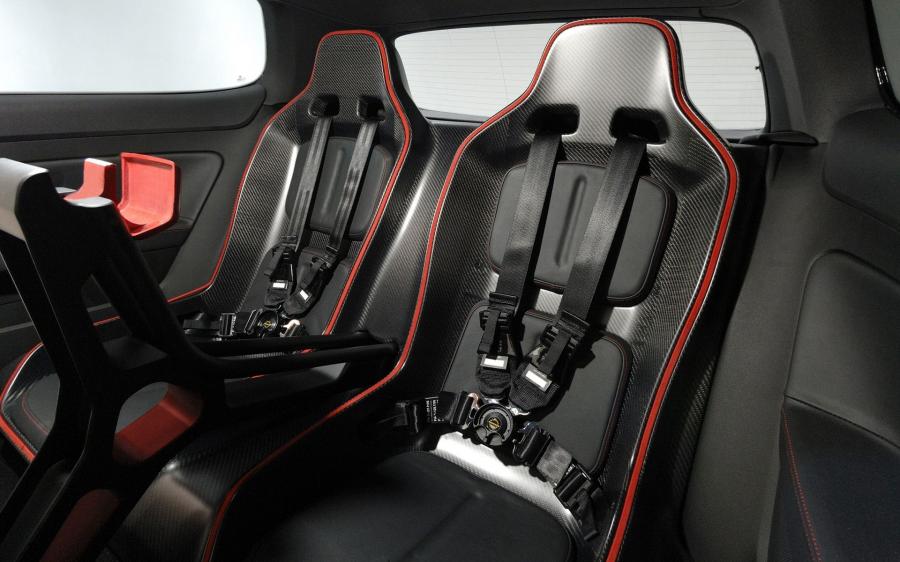  Volkswagen Golf R GTi Concept 2006 года  (фото 11 из 25)